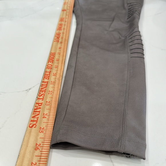 Athleta Delancey Gleam Moto Tight Shine Leggings Bluff Grey Large - Picture 10 of 10